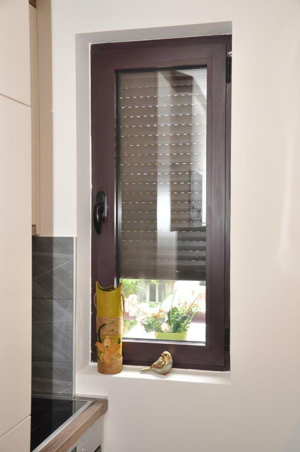 Lux Apartman Cacak Exterior photo